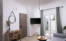 Central Apartments “Evanthia”
