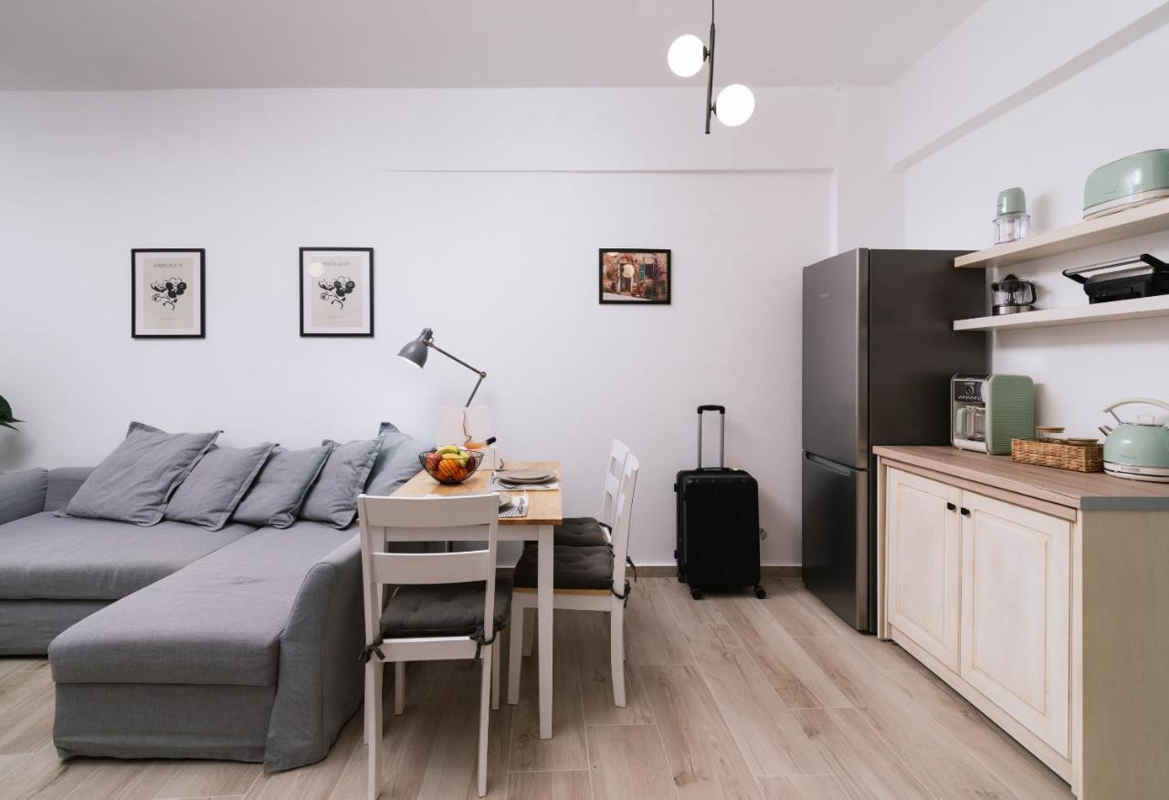 Central Apartments “Evanthia” Pitsidia Esterno foto